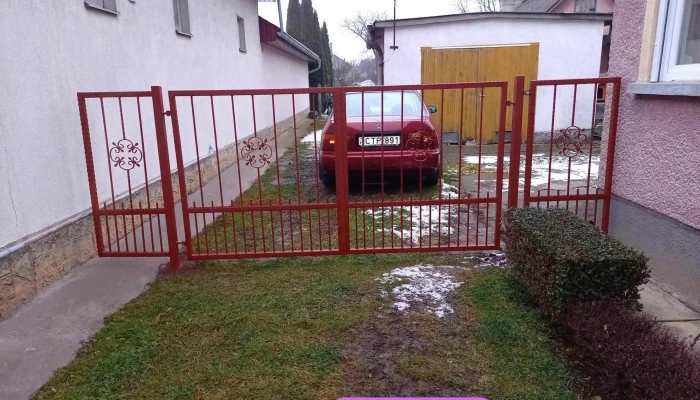 Robotka Femszerkezet A Tulajdonostol - Gönc