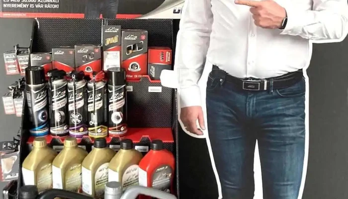 Rsp Autoszerviz Es Gumi Javito Autosbolt Alkatresz Osszes - Jászladány