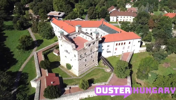 Sarospataki Rakoczi Var Kert - Sárospatak
