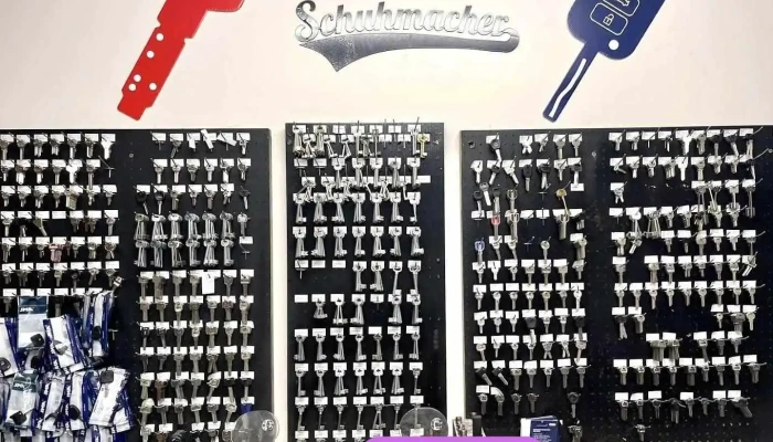 Schuhmacher Remiz - Kulcsmásolás - Cipőjavítás - Ruhatisztító - Budapest