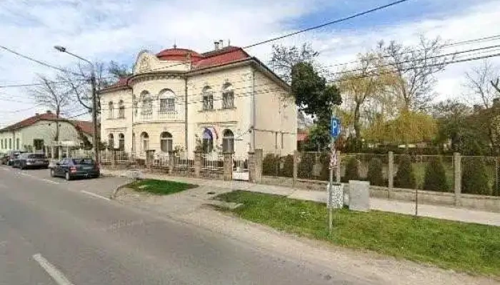 Szabadszallas Es Videke Takarekszovetkezet Utcakep Es 360deg - Szabadszállás