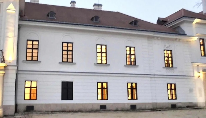 Szechenyi Kastely Kozel Hozzam - Nagycenk