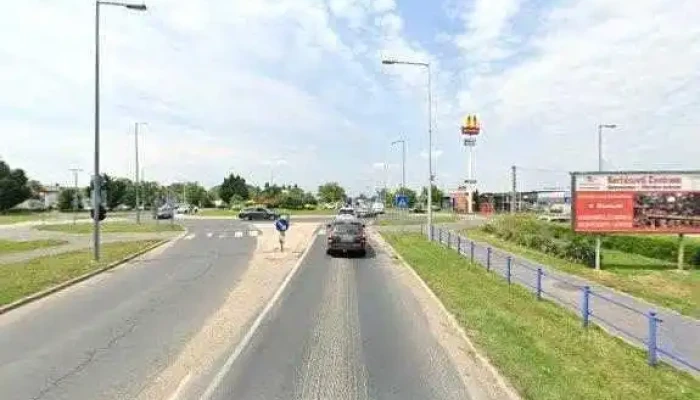 Szelvedo Javitas Fenyszoro Polirozas Mosonmagyarovarnimrod Hotel Parkolo Utcakep Es 360deg - Mosonmagyaróvár