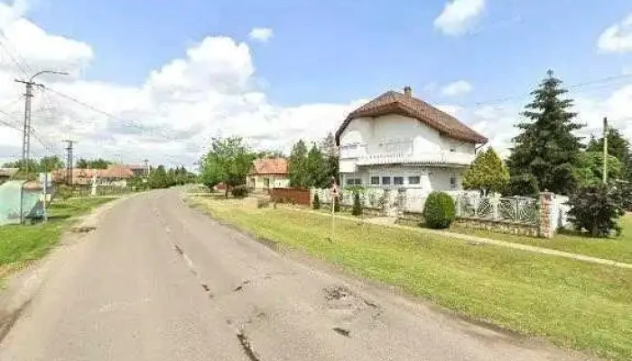 Szilagyi Laszlo Ev Utcakep Es 360deg - Jászapáti