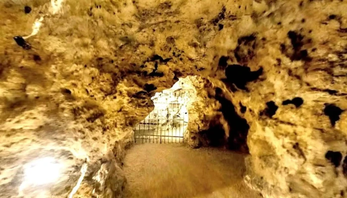 Tapolcai -  Tavasbarlang Utcakep Es 360deg - Tapolca