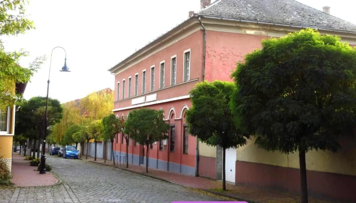 Tolna Vármegyei Szc Magyar László Szakképző Iskola - Templom U. 9