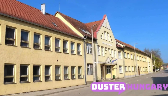 Tolnai Lajos Gimnázium - Gyönk
