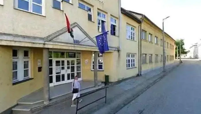 Tolnai Lajos Gimnazium Utcakep Es 360deg - Gyönk
