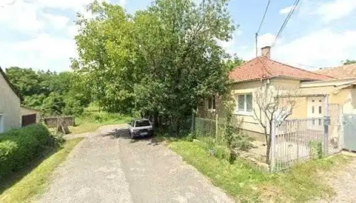 Varga Tibor -    Autofenyezo  Karossszeria Javitas   Fenyezomuhely Utcakep Es 360deg - Pécs