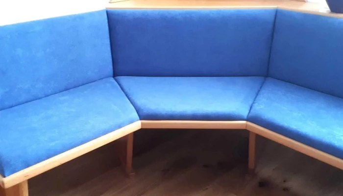 Vörös bársony kárpitozás, Roter Samt, jun. Horváth László - Fertőd